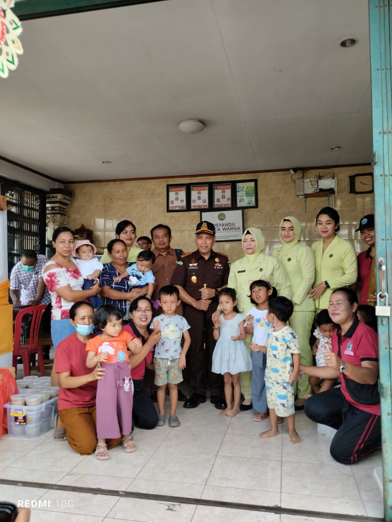 Giat posyandu balita ..lansia dan BKB Br.Panc Warga serta pemberian PMT dr Kantor Desa Mengwitani..suksma Bpk Kejari Badung beserta ibu dan staf atas kunjungannnya